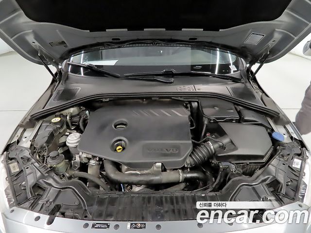 Volvo S60 D2 2nd 2015 — фото 23