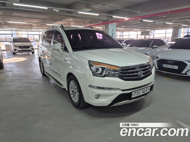 KG Mobility (SsangYong) Korando Turismo 4WD GT 11-seater