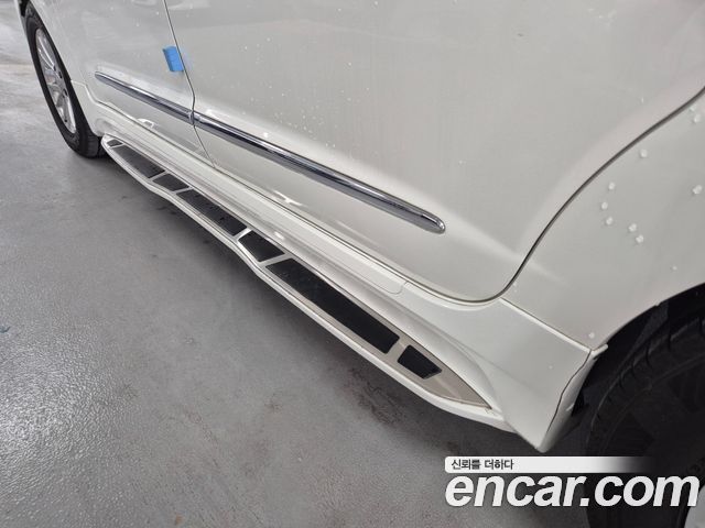 KG Mobility (SsangYong) Korando Turismo 4WD GT 11-seater 2014 — фото 23