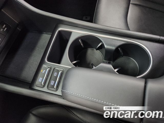 Hyundai Sonata The Edge (DN8) 1.6 Turbo Premium 2024 — фото 17