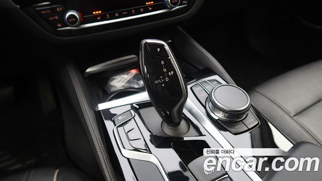 BMW 5 Series (G30) 520i Luxury 2019 — фото 16