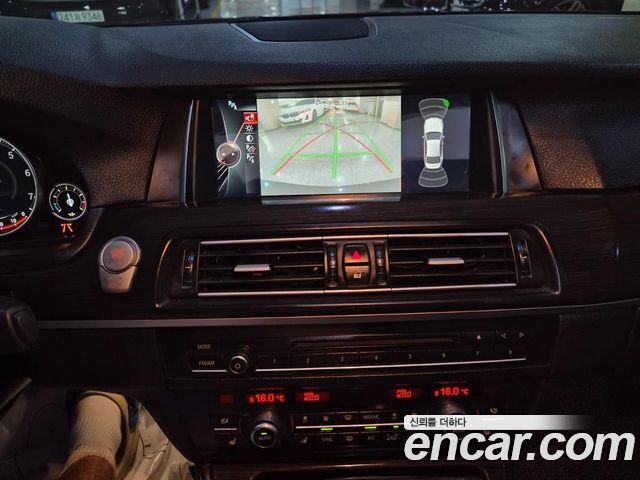 BMW 5 Series (F10) 528i Luxury Plus 2016 — фото 9