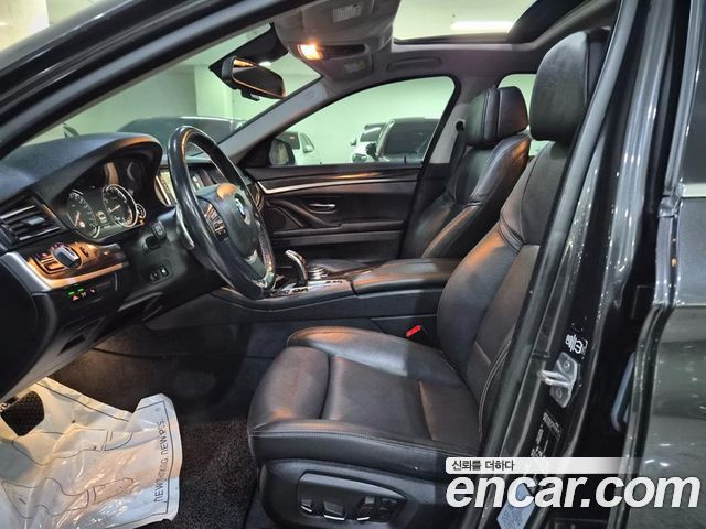 BMW 5 Series (F10) 528i Luxury Plus 2016 — фото 10