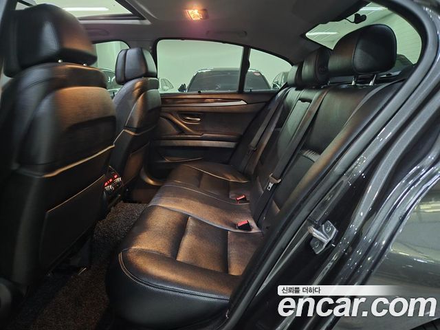 BMW 5 Series (F10) 528i Luxury Plus 2016 — фото 15
