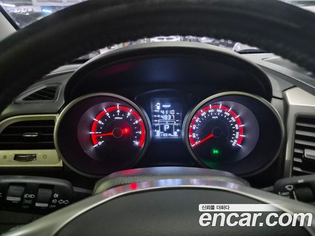 KG Mobility (SsangYong) Tivoli VX 2WD 2015 — фото 8