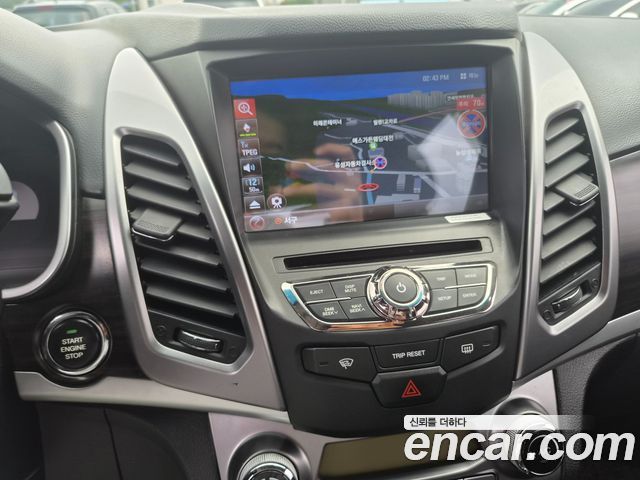KG Mobility (SsangYong) Korando C 2.0 CVT 4WD Deluxe 2014 — фото 9