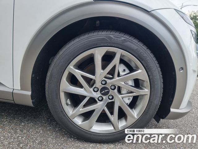 Genesis GV60 Standard AWD 2022 — фото 22