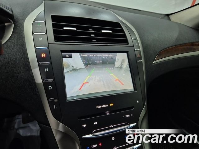 Lincoln MKZ Hybrid 2nd 2015 — фото 10