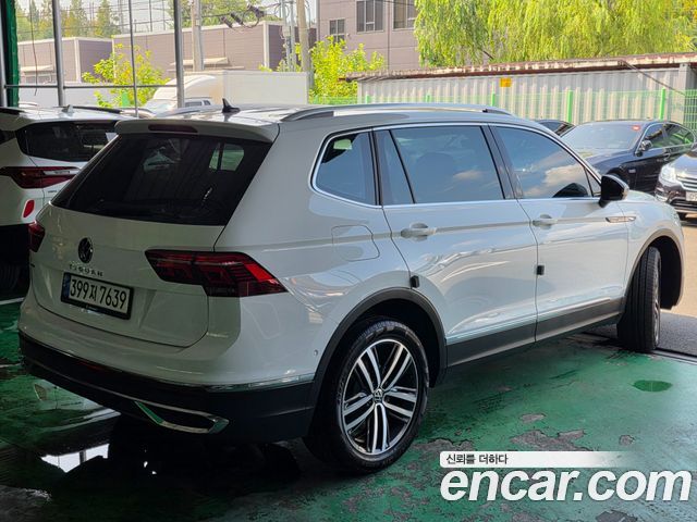 Volkswagen Tiguan Allspace 2.0 TSI Prestige 2023 — фото 4