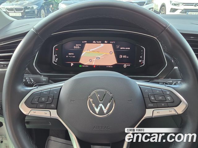 Volkswagen Tiguan Allspace 2.0 TSI Prestige 2023 — фото 10