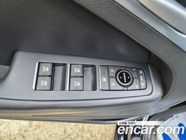 Genesis G80 3.3 GDI AWD Luxury 2019 — фото 18