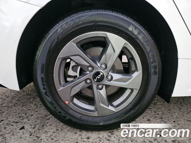 Kia K5 (III) 2.0 LPI(Renter car) Strandard 2023 — фото 6