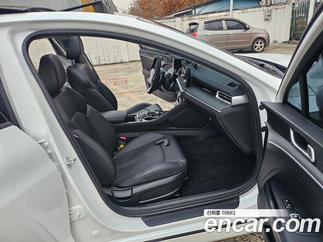 Kia K5 (III) 2.0 LPI(Renter car) Strandard 2023 — фото 10
