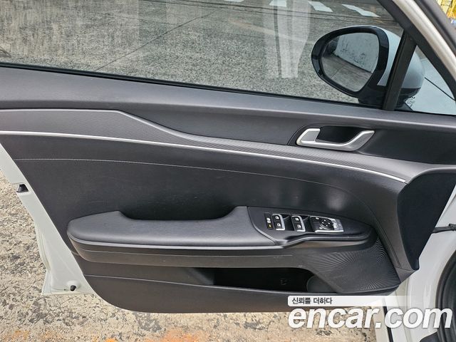 Kia K5 (III) 2.0 LPI(Renter car) Strandard 2023 — фото 21