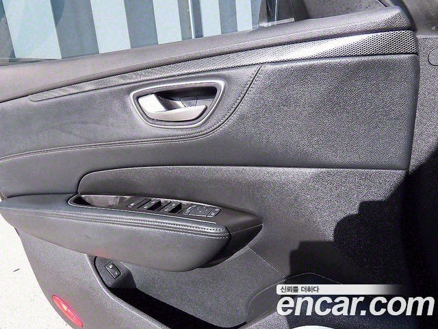 Renault Korea SM6 2.0 LPe LE 2020 — фото 17
