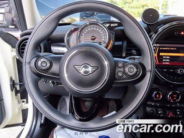 MINI Cooper 5Door HIGH 3rd 2019 — фото 16