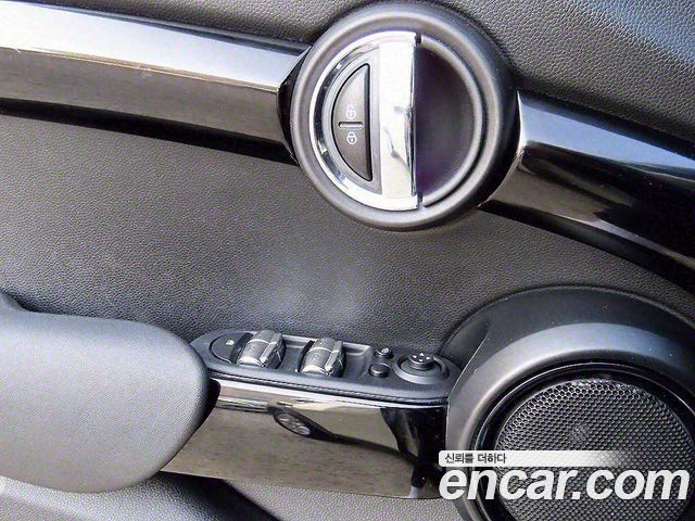 MINI Cooper 5Door HIGH 3rd 2019 — фото 18
