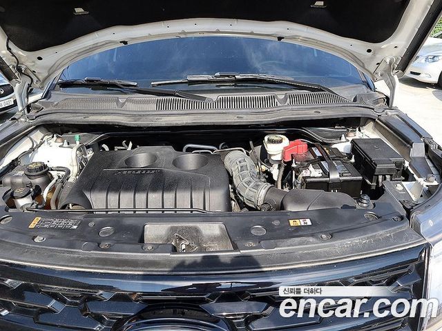 Ford Explorer 2.3 Limited 4WD 5th 2018 — фото 6