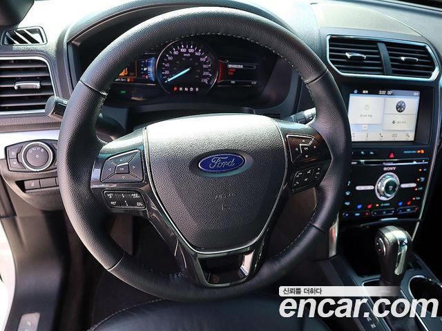 Ford Explorer 2.3 Limited 4WD 5th 2018 — фото 16