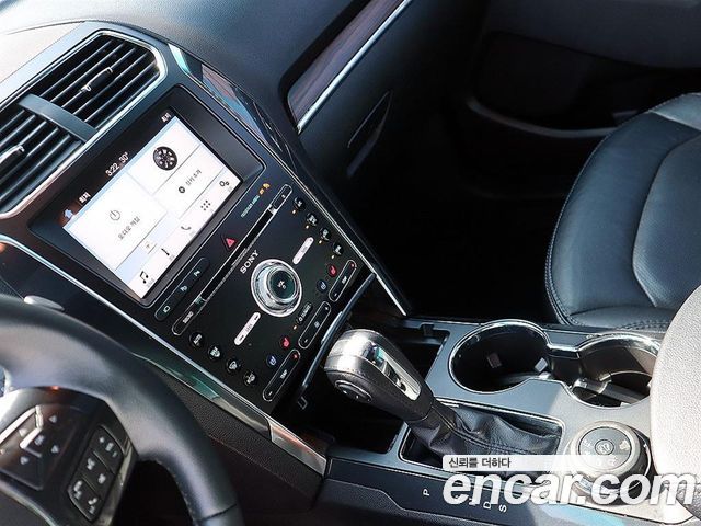 Ford Explorer 2.3 Limited 4WD 5th 2018 — фото 17