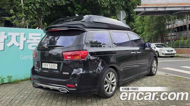 Kia Carnival 9-Seater Hi-Limousine Noblesse Special 2019 — фото 2