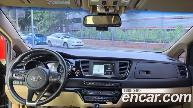Kia Carnival 9-Seater Hi-Limousine Noblesse Special 2019 — фото 7