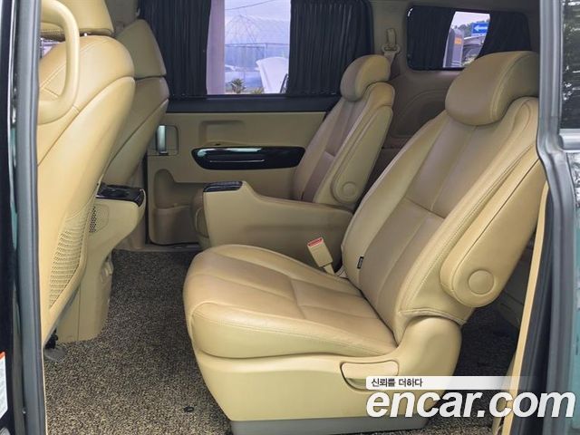 Kia Carnival 9-Seater Hi-Limousine Noblesse Special 2019 — фото 15