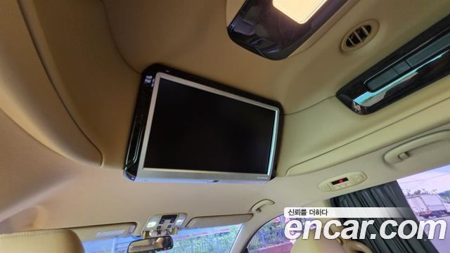 Kia Carnival 9-Seater Hi-Limousine Noblesse Special 2019 — фото 23