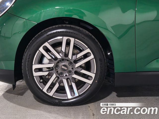 MINI Cooper Electric (IV) SE Classic 2024 — фото 5