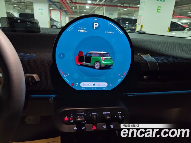 MINI Cooper Electric (IV) SE Classic 2024 — фото 24