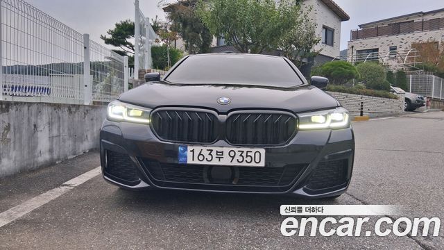 BMW 5 Series (G30) 520i M Sport 2023 — фото 3