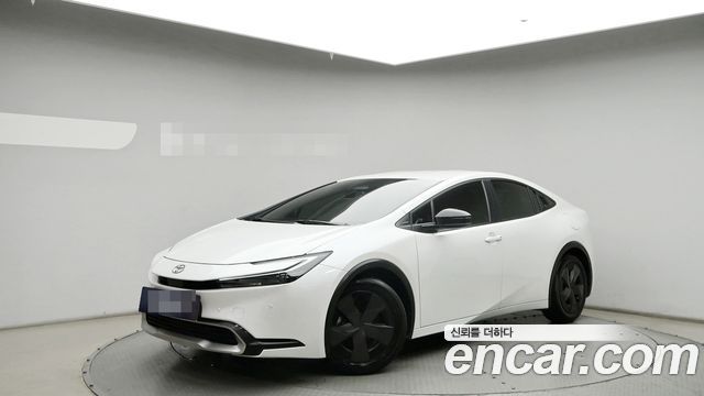 Toyota Prius (V) 2.0 PHEV SE 2024 — фото 3