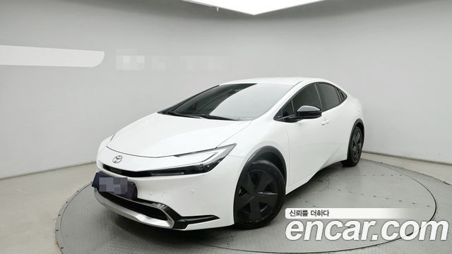 Toyota Prius (V) 2.0 PHEV SE 2024 — фото 15