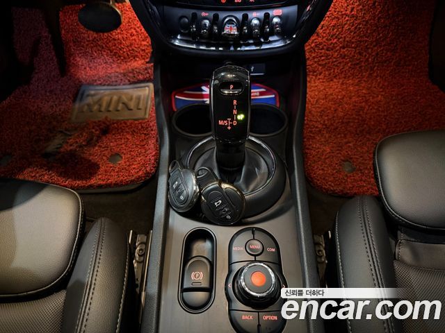 MINI Cooper Clubman Standard 2nd 2021 — фото 17