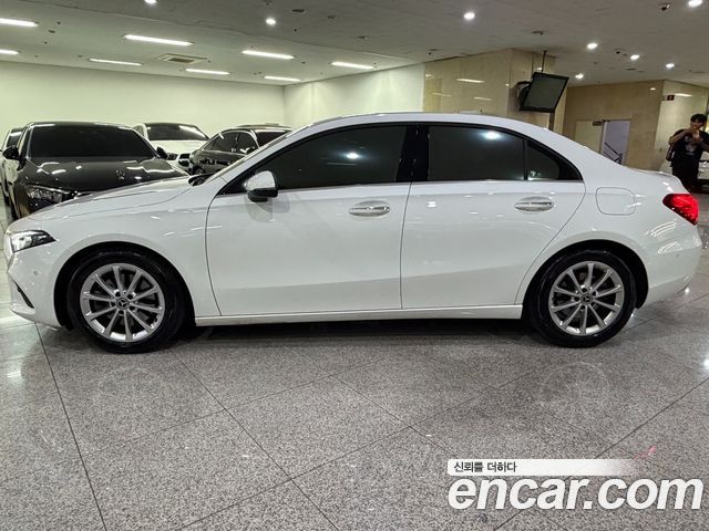 Mercedes-Benz A-Class (W177) A220 Sedan 2020 — фото 3