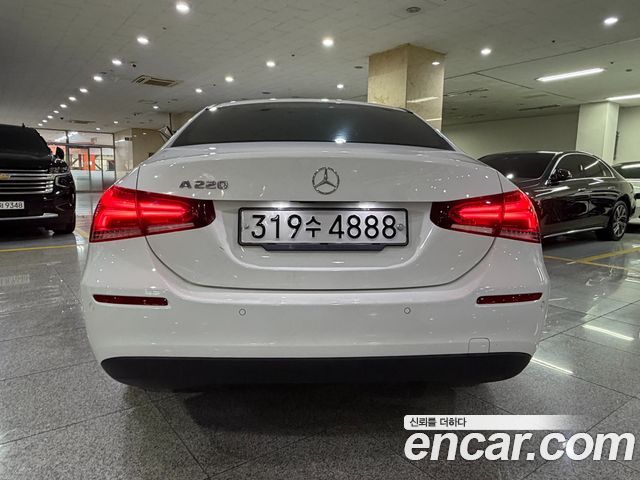 Mercedes-Benz A-Class (W177) A220 Sedan 2020 — фото 4