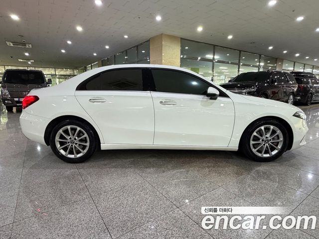 Mercedes-Benz A-Class (W177) A220 Sedan 2020 — фото 5