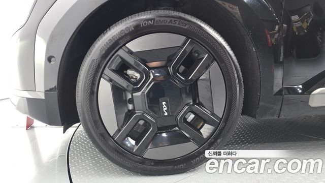 Kia EV9 Long Range 4WD GT Line 2024 — фото 27