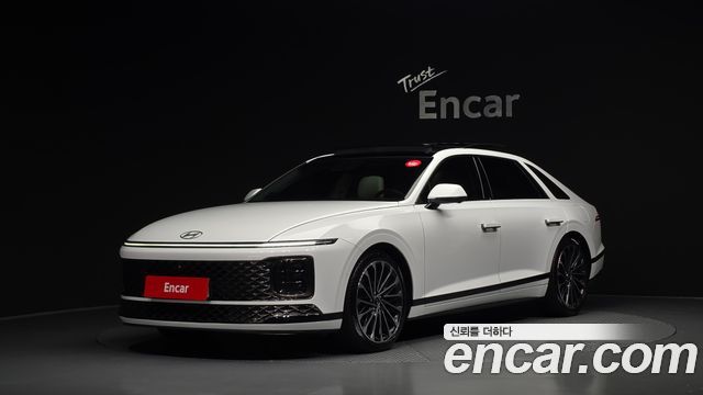 Hyundai Grandeur (GN7) 2,5 Gasoline 2WD Calligraphy 2023 — фото 1