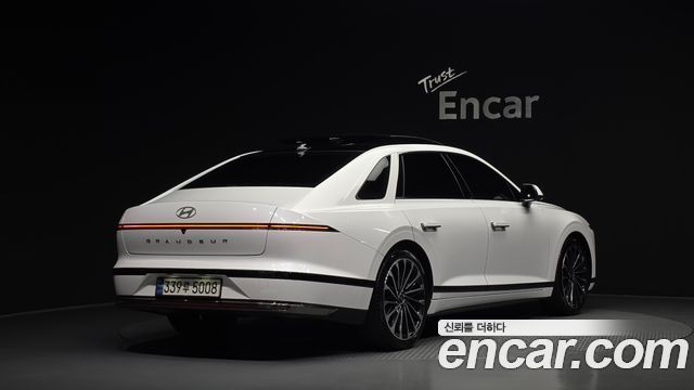 Hyundai Grandeur (GN7) 2,5 Gasoline 2WD Calligraphy 2023 — фото 2