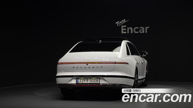 Hyundai Grandeur (GN7) 2,5 Gasoline 2WD Calligraphy 2023 — фото 4