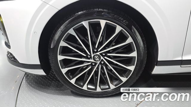 Hyundai Grandeur (GN7) 2,5 Gasoline 2WD Calligraphy 2023 — фото 5