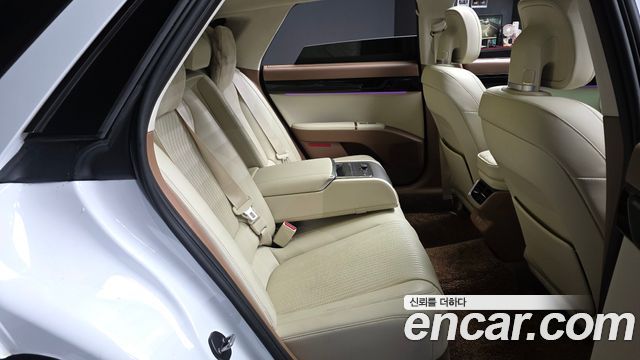 Hyundai Grandeur (GN7) 2,5 Gasoline 2WD Calligraphy 2023 — фото 12