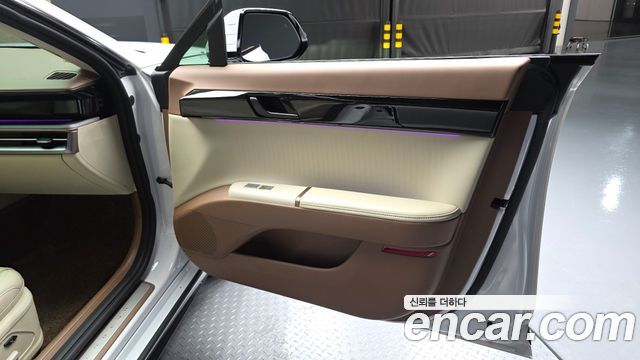 Hyundai Grandeur (GN7) 2,5 Gasoline 2WD Calligraphy 2023 — фото 24