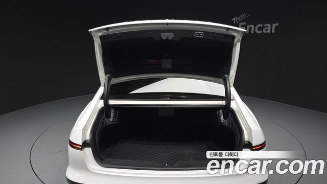 Hyundai Grandeur (GN7) 2,5 Gasoline 2WD Calligraphy 2023 — фото 36
