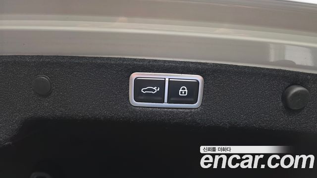 Hyundai Grandeur (GN7) 2,5 Gasoline 2WD Calligraphy 2023 — фото 37