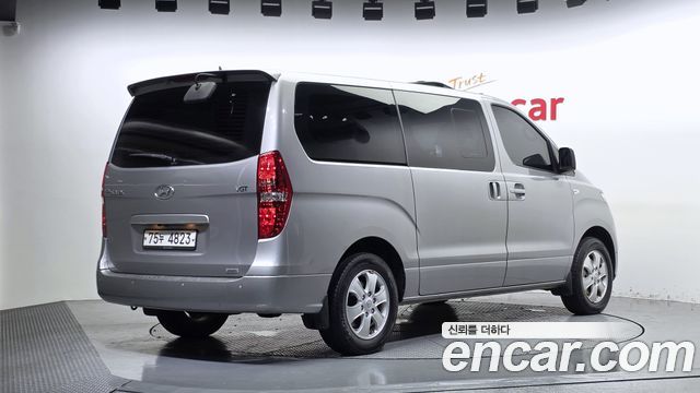 Hyundai Grand Starex 4WD Wagon 11-Seater Modern 2020 — фото 2