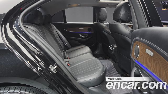 Mercedes-Benz E-Class (W213) E220d 4MATIC Exclusive 2019 — фото 12