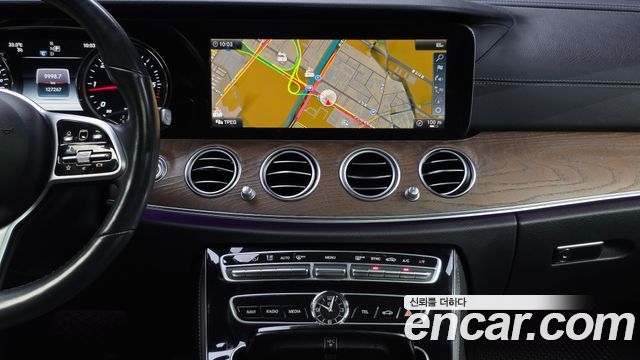 Mercedes-Benz E-Class (W213) E220d 4MATIC Exclusive 2019 — фото 14