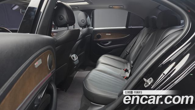 Mercedes-Benz E-Class (W213) E220d 4MATIC Exclusive 2019 — фото 26